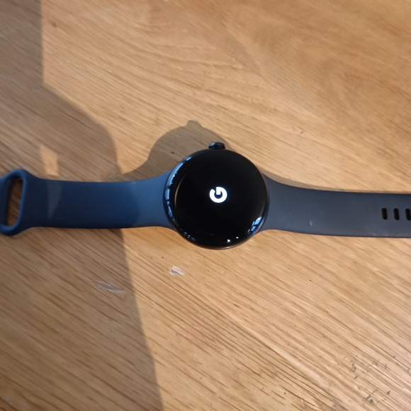 Google pixel Smart watch LTE 32g - Picture 2 of 5
